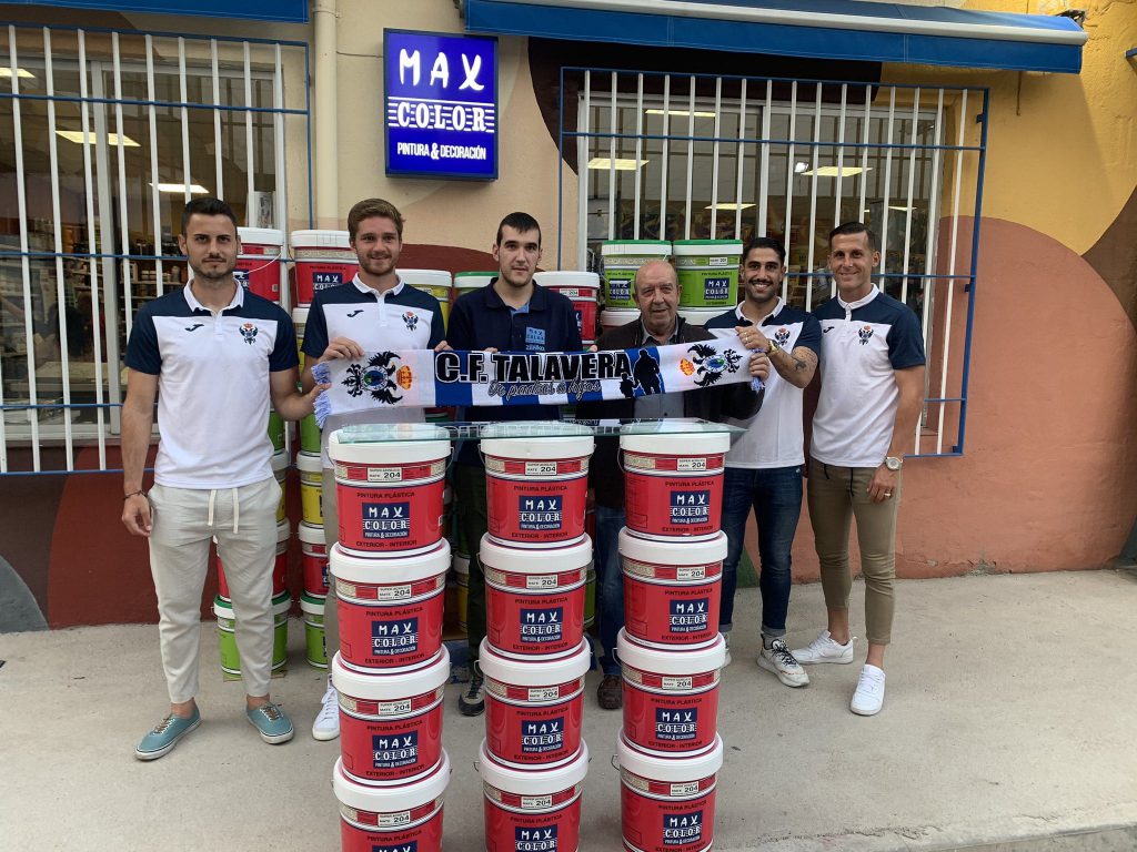 Presentación CF Talavera con miembros de Max Color