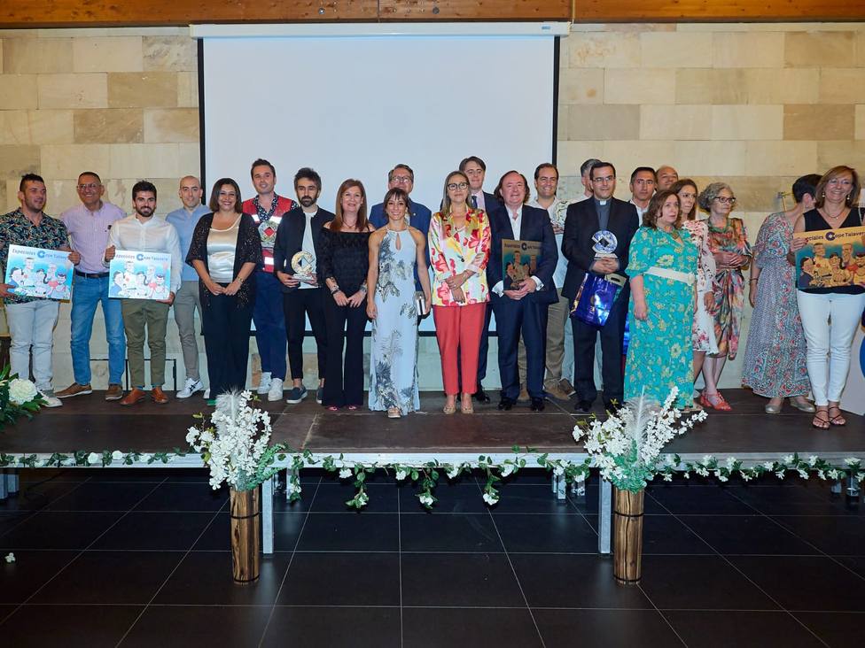 Foto de familia de todos los premiados de la gala